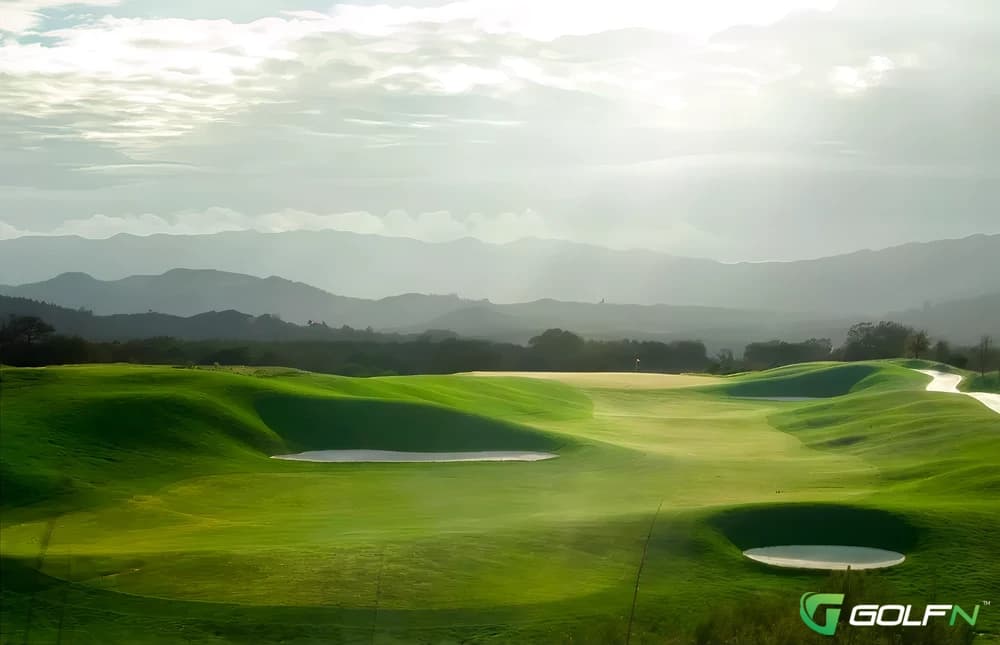 Crosscreek Golf Club in Temecula, California — public, 18-hole golf course, designed by Arthur Hills (2001)