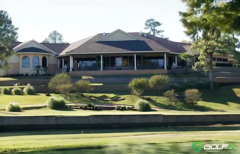 Marianna Country Club in Marianna, Arkansas — private, 9-hole golf course, designed by Matt Dye (2008)