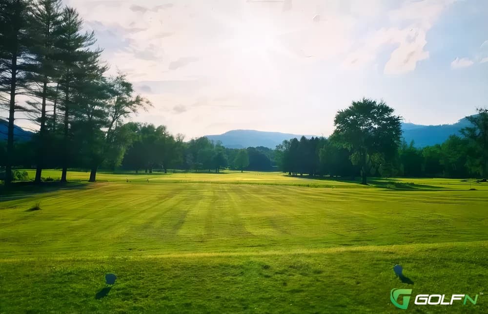 Middlesboro Country Club in Middlesboro, Kentucky — semi-private, 9-hole golf course