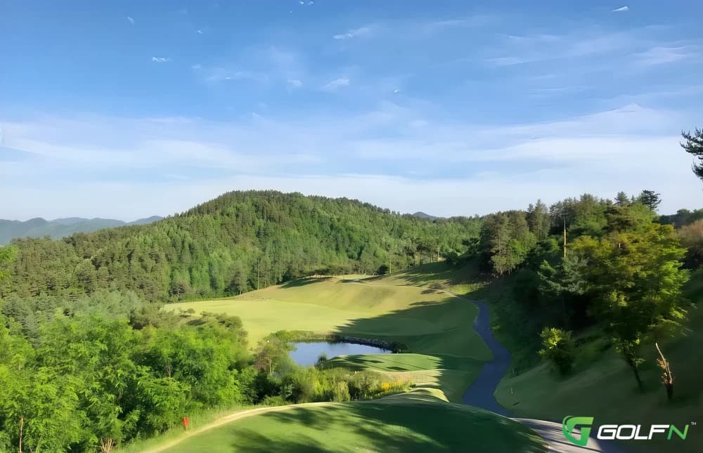 East-Clubd Boeun Country Club in Chungcheong, Chungcheongbugdo — semi-private, 9-hole golf course
