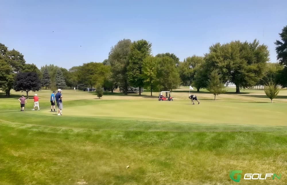Sunrise Pointe Golf Course in Storm Lake, Iowa — public, 9-hole golf course, designed by Michael J. Benkusky (2007)