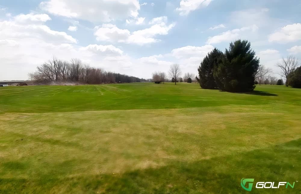 Prairie Lake Lodge Golf Club in Marseilles, Illinois — resort, 9-hole golf course, designed by Lee Singletary
