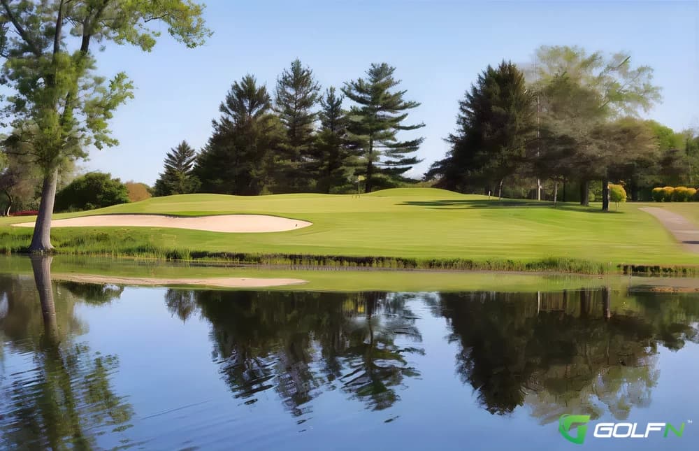 Red - Medina Country Club in Medina, Ohio — private, 27-hole golf course