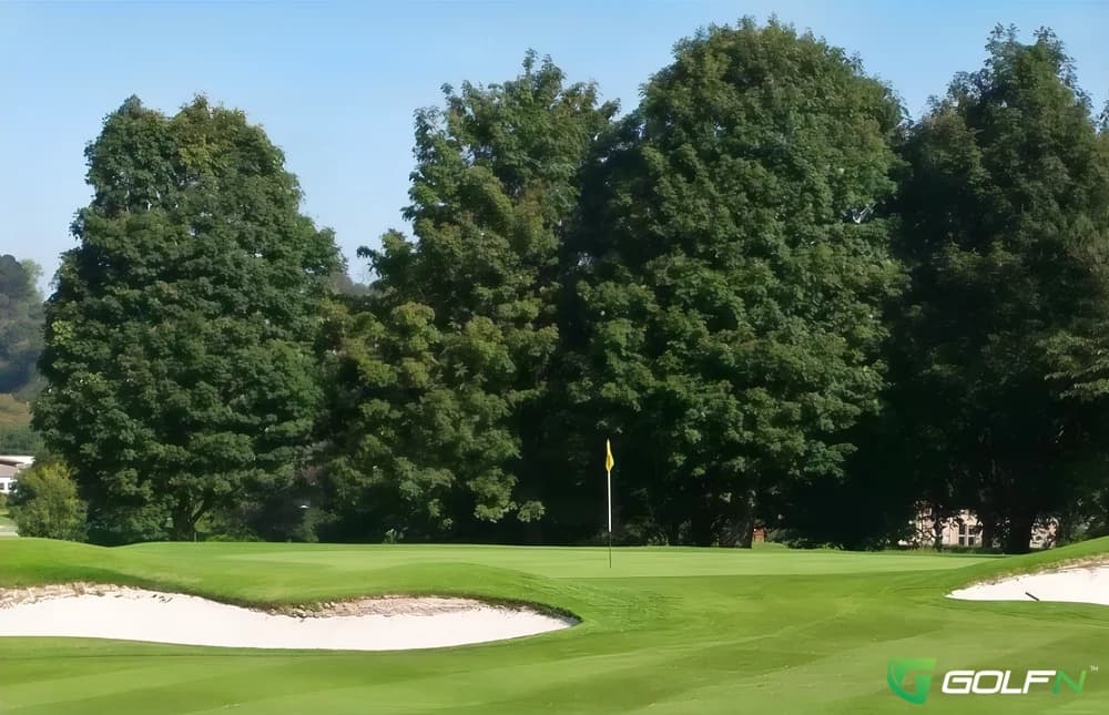 The Stirling Golf Club in Adelaide Hills, South Australia — semi-private, 18-hole golf course, designed by Henry Cotton (1967)