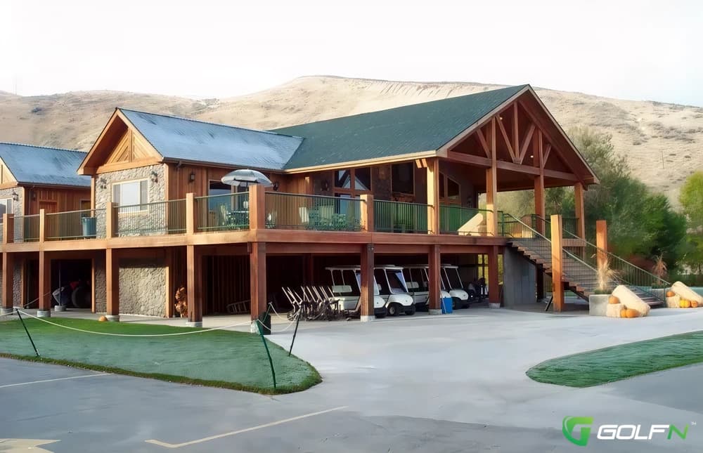 Yakima Elks Golf & Country Club in Selah, Washington — private, 18-hole golf course