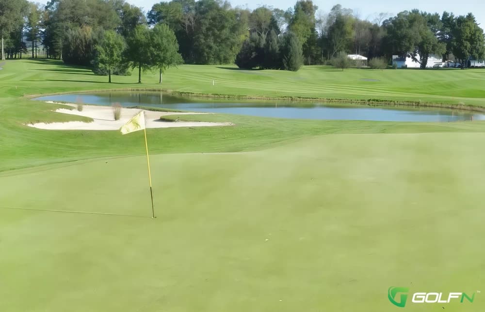 Southmoore Golf Course in Bath, Pennsylvania — public, 18-hole golf course, designed by Jim Blaukovitch (1994)