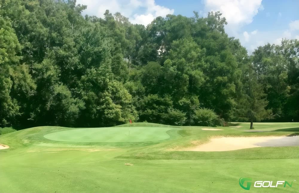 Shelbyville Country Club in Shelbyville, Kentucky — semi-private, 18-hole golf course