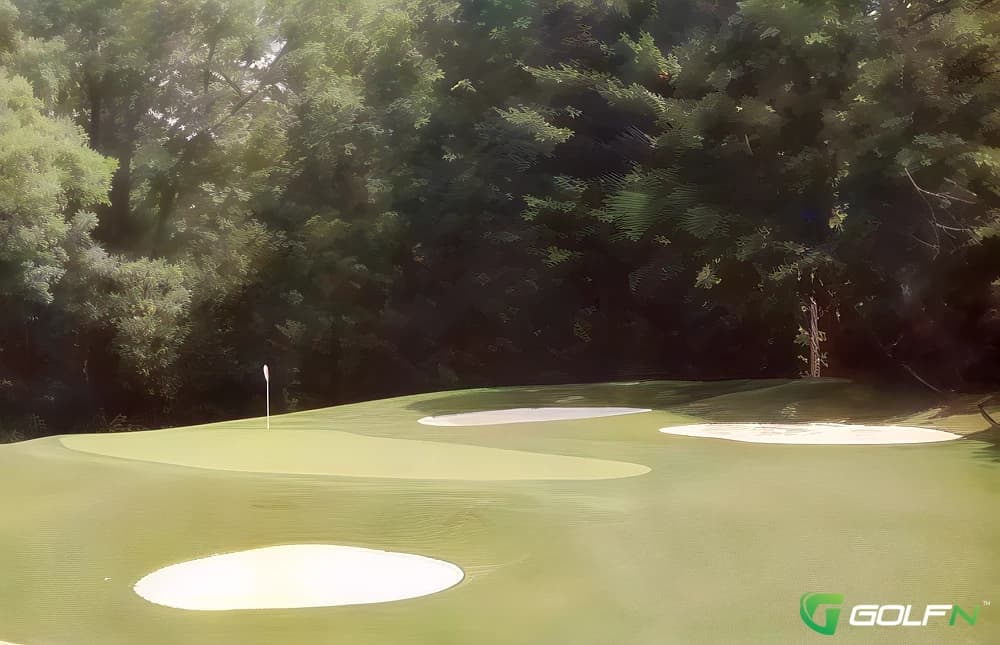 Middle - Mccabe Field Golf Course in Nashville, Tennessee — public, 9-hole golf course