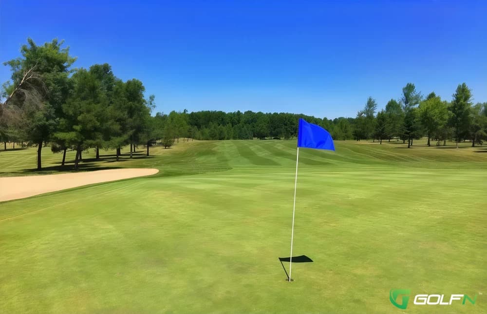 Ainsdale Golf Course in 12 Kincardine, Ontario — semi-private, 18-hole golf course