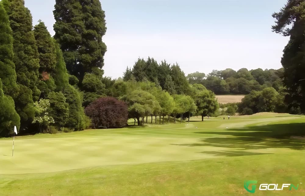 Donnington Valley Golf Club in Newbury, England — resort, 18-hole golf course