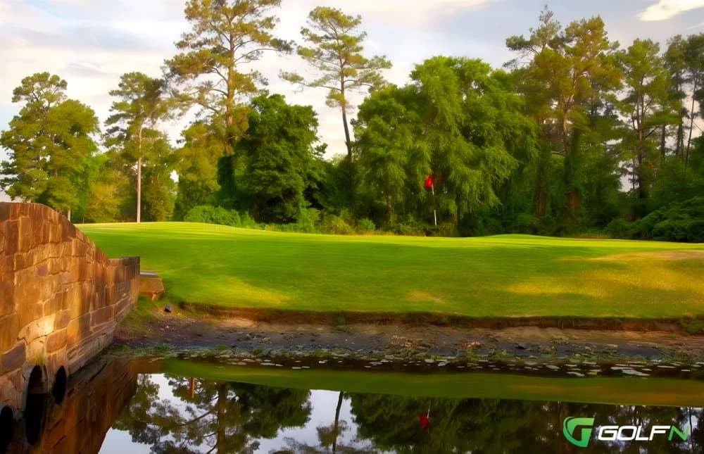 Willow Creek Golf Club in Spring, Texas — private, 18-hole golf course, designed by Bruce Devlin (1981)
