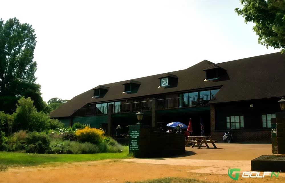 Drayton Park Golf Course in Drayton, England — semi-private, 18-hole golf course