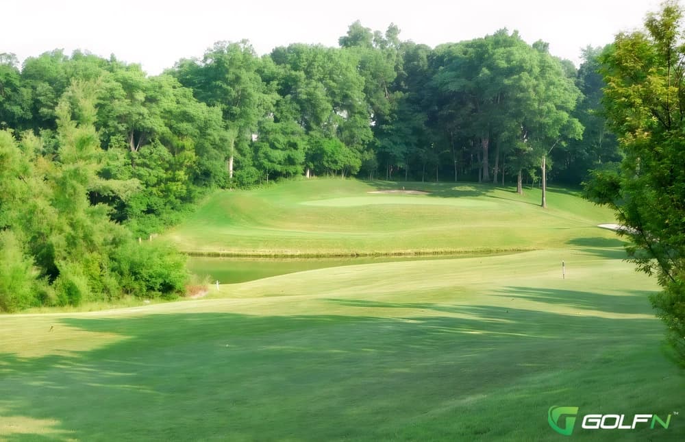 Golf Club At Stonebridge in Bossier City, Louisiana — semi-private, 18-hole golf course, designed by Fred Couples (1999)