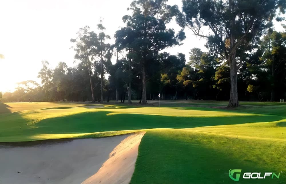 Blackwood Golf Club in Cherry Gardens, South Australia β semi-private, 18-hole golf course, designed by Tony Cashmore (1990)