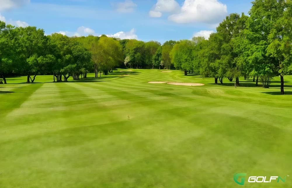 Stanmore Golf Club in Stanmore, England — public, 18-hole golf course, designed by Alister MacKenzie (1921)
