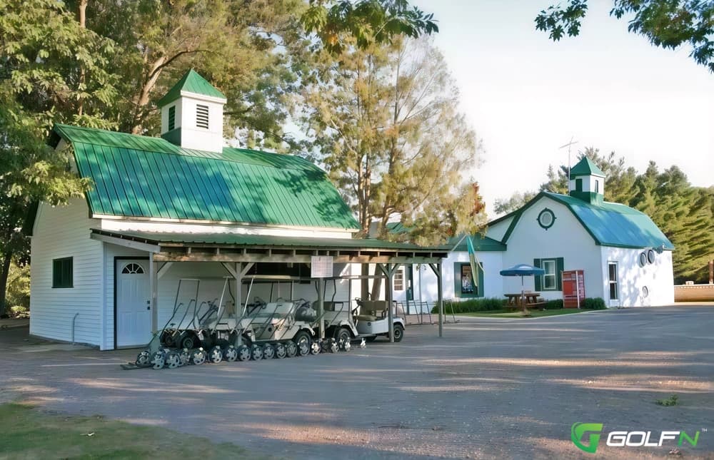 Lakeview Golf And Pizza in Hayward, Wisconsin — public, 9-hole golf course