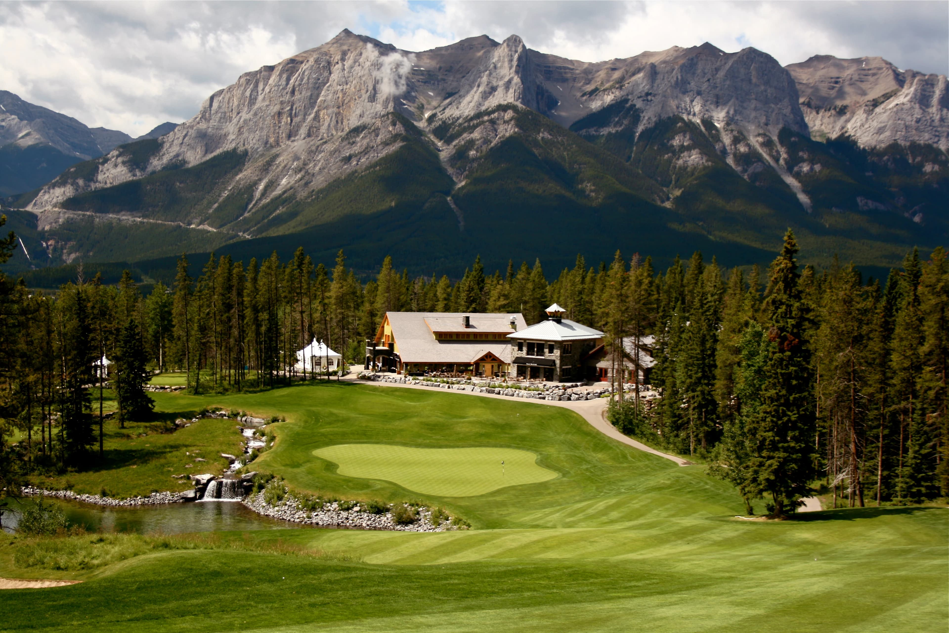 Silvertip Golf Course in Canmore, Alberta — resort, 18-hole golf course, designed by Les Furber Design (1997)