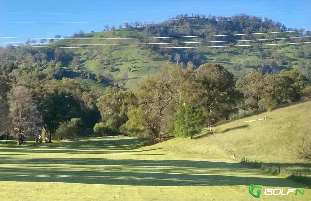 Murrurundi Golf Club in Murrurundi, New South Wales β public, 9-hole golf course