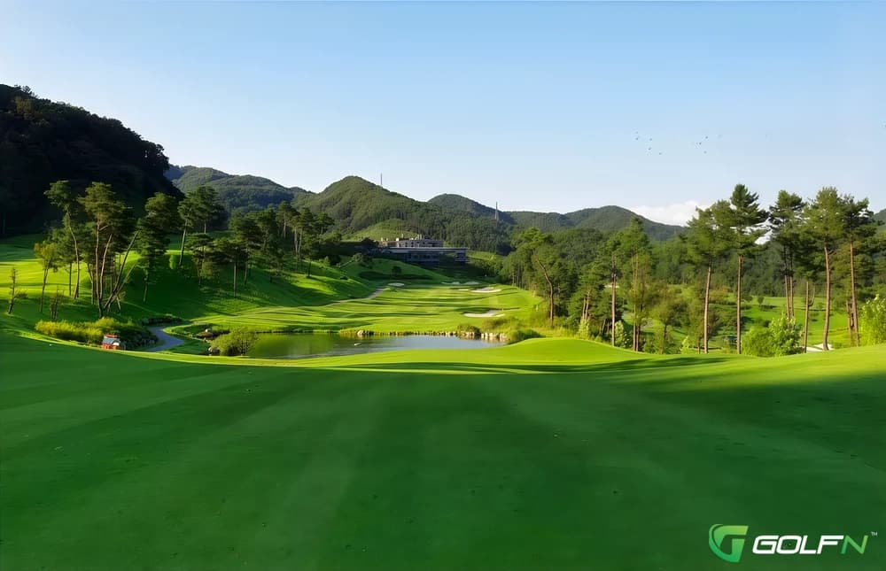 Paganica Country Club in Chuncheon-si, Gang'weondo β semi-private, 18-hole golf course
