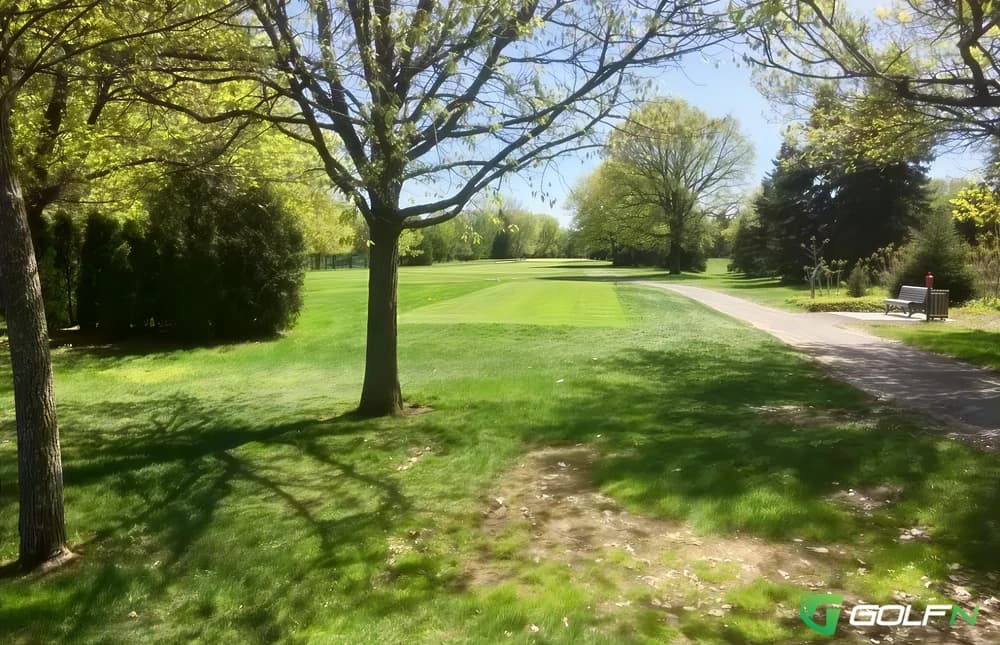 Montreal Municipal Golf (Club De Golf Le Village) in Montreal, Quebec — public, 9-hole golf course