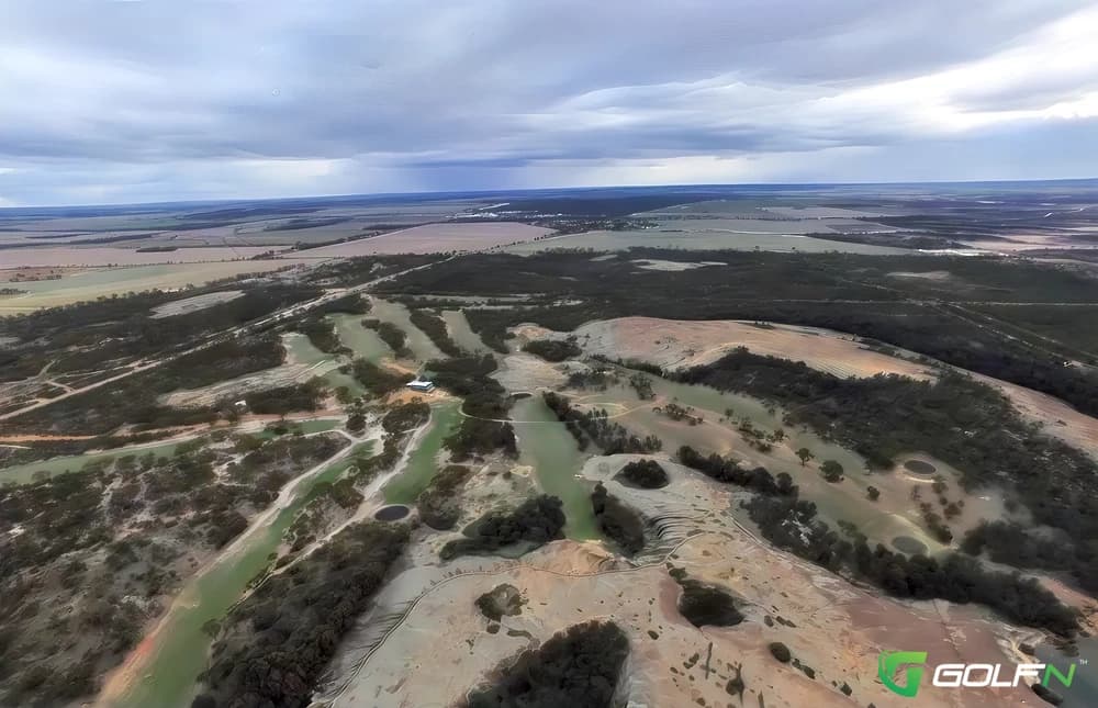 Hyden Golf Club in Hyden, Western Australia — public, 18-hole golf course
