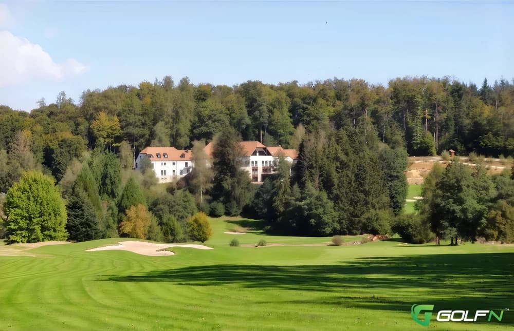 St. Lambert Club De Golf in St Lambert, Quebec — semi-private, 18-hole golf course, designed by Jeremy Pern (1989)