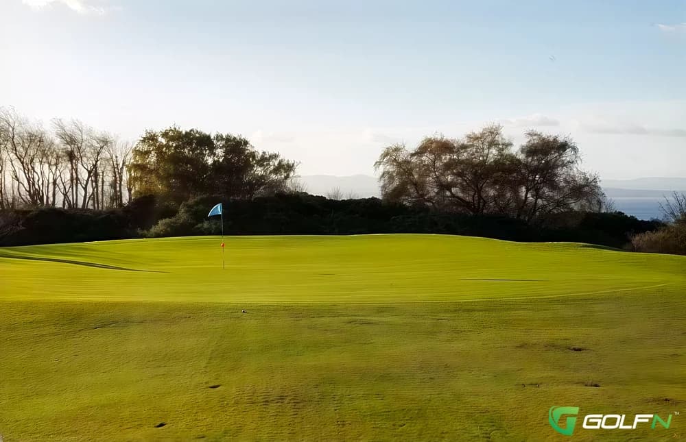 Burntisland Golf House Club in Burntisland, Scotland — semi-private, 18-hole golf course