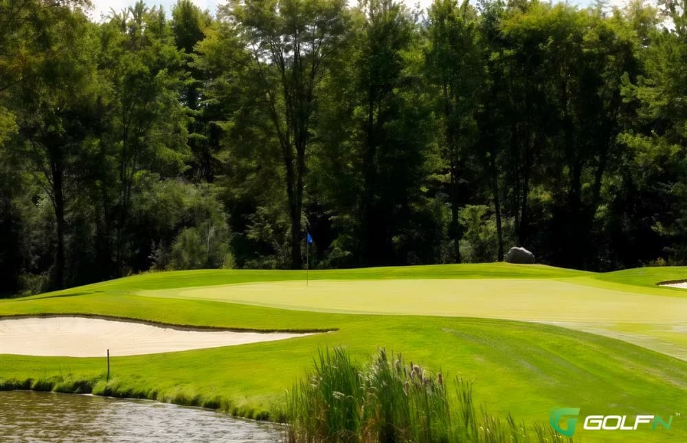 Watson'S Glen Golf Club in Pickering, Ontario — semi-private, 18-hole golf course, designed by Kevin Holmes (2002)