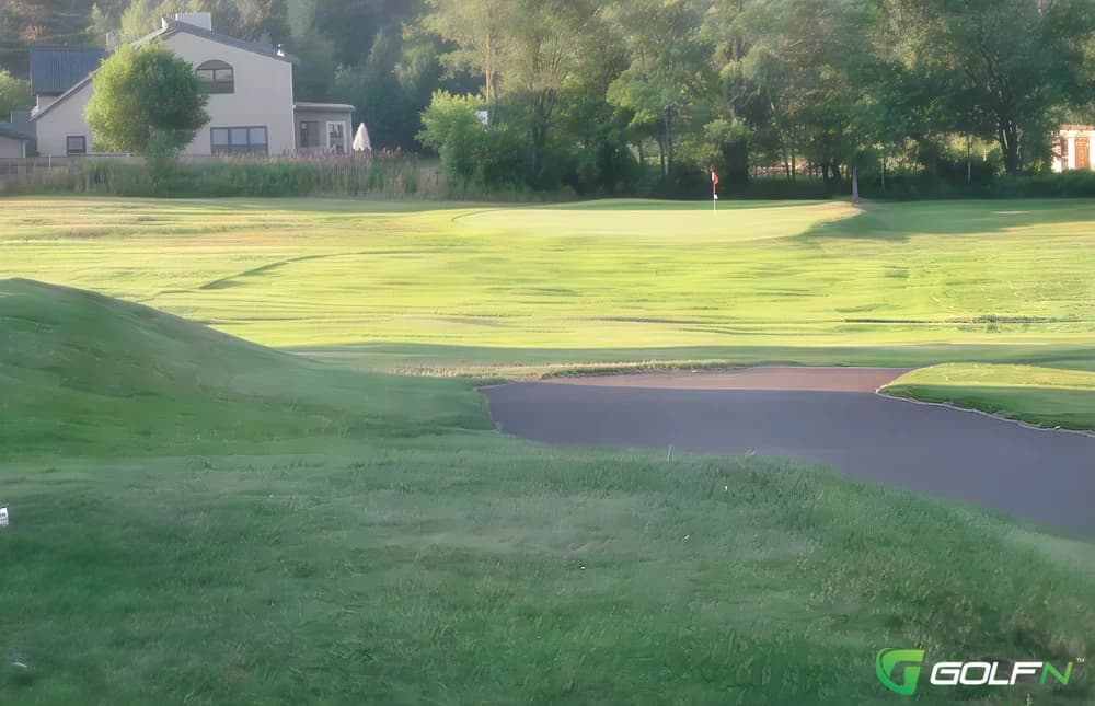 Calhoun Hills Golf Complex in Saint Matthews, South Carolina — semi-private, 18-hole golf course