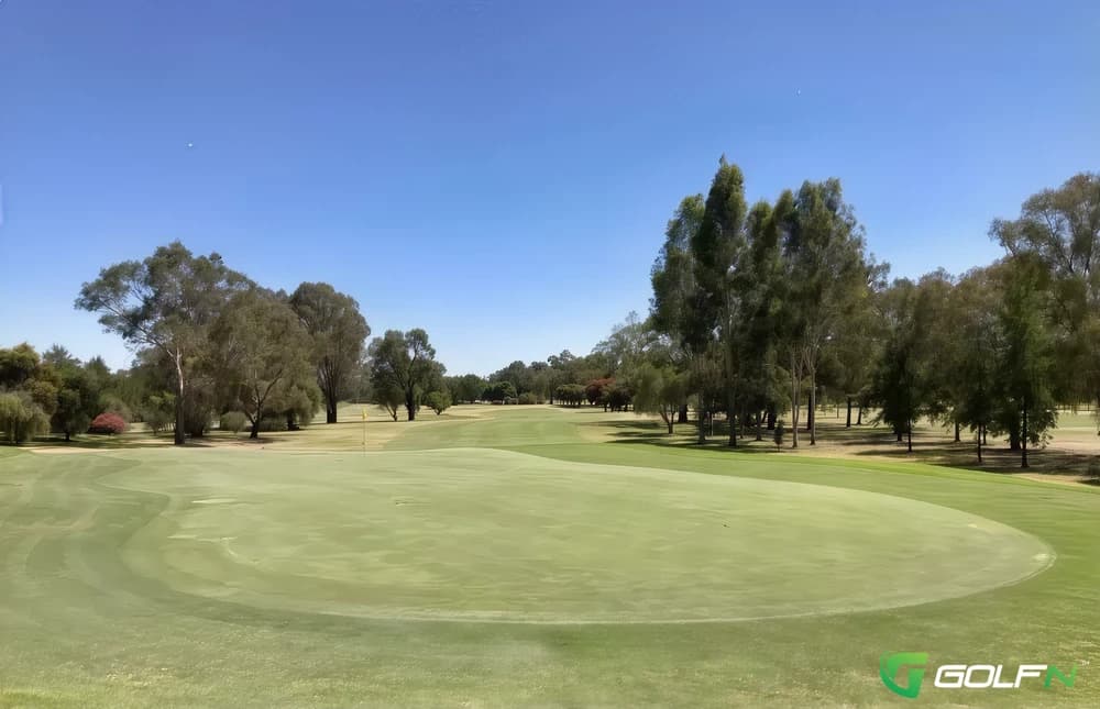 19-27 - Corowa Golf Club in Corowa, New South Wales — semi-private, 9-hole golf course