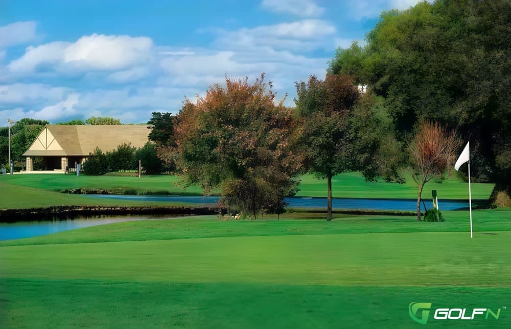 Green Meadows Golf Course in Westmont, Illinois — public, 9-hole golf course