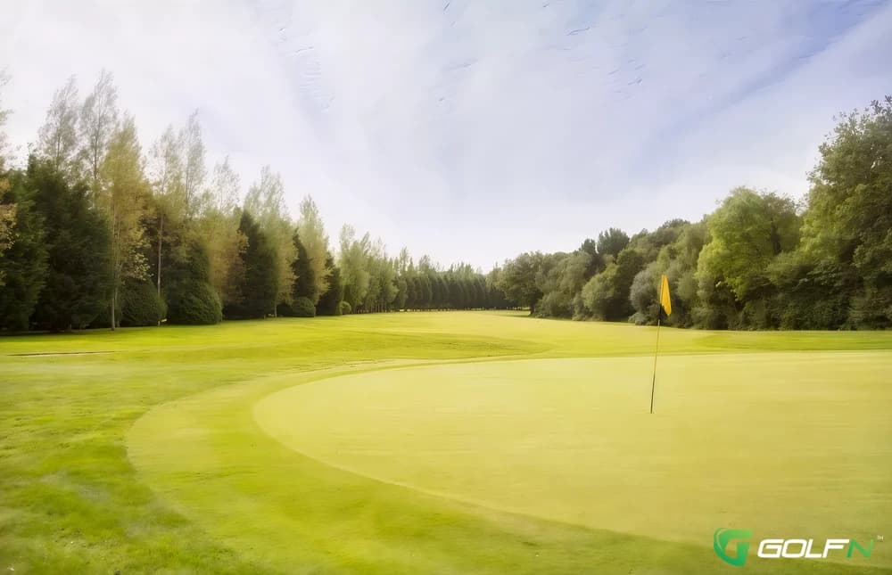 Bulbury Woods Club in Poole, England — semi-private, 18-hole golf course