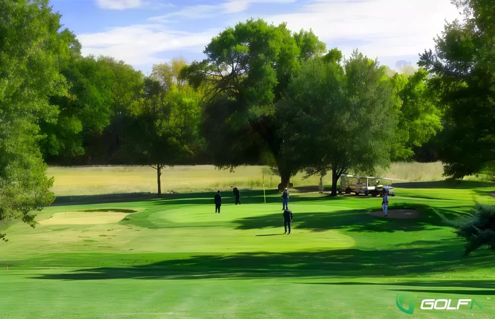 Paola Country Club in Paola, Kansas — private, 18-hole golf course