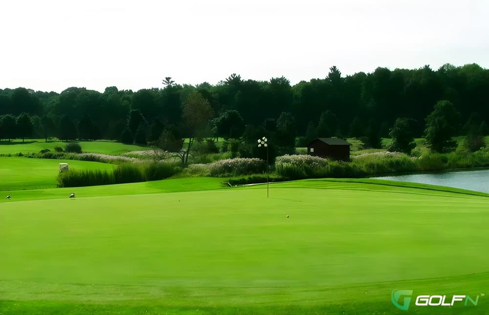 Executive-Royal Stouffville in Stouffville, Ontario — 9-hole golf course, designed by Robert Moote