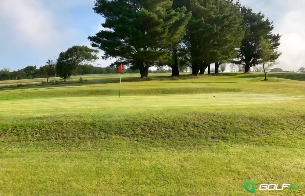 Ivyleaf Golf Course in Stratton, England — semi-private, 18-hole golf course