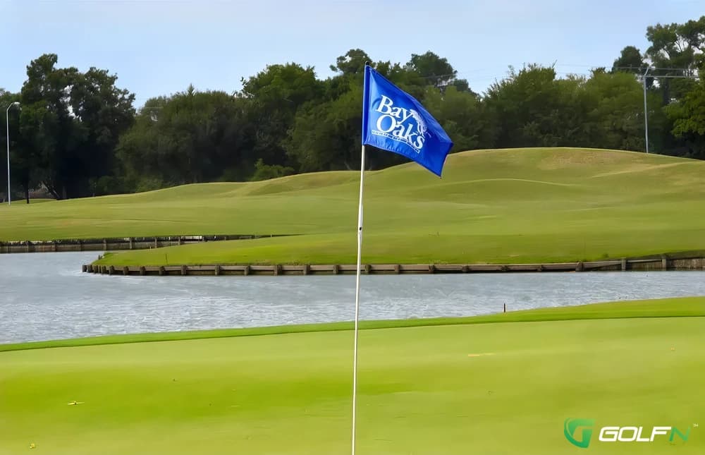 Bay Oaks Country Club in Houston, Texas — private, 18-hole golf course, designed by Arthur Hills (1988)
