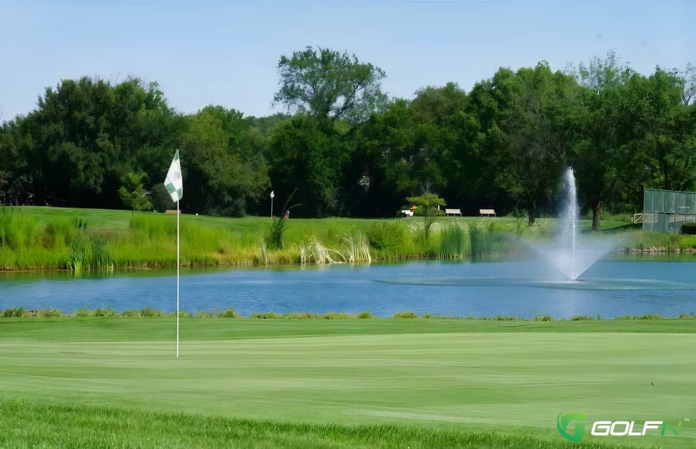 Twin Lakes Golf Course in Westmont, Illinois — public, 9-hole golf course