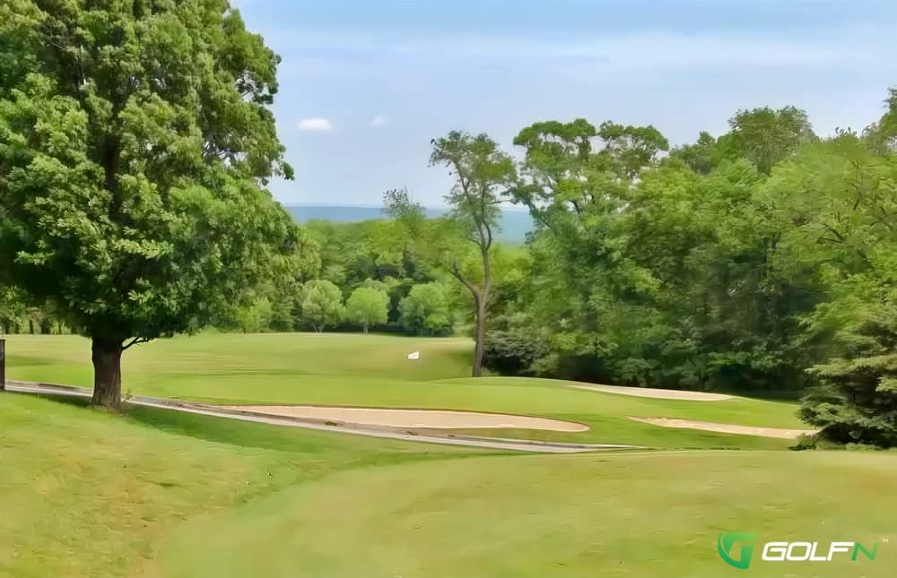 Sleepy Hollow Country Club in Alliance, Ohio — semi-private, 18-hole golf course