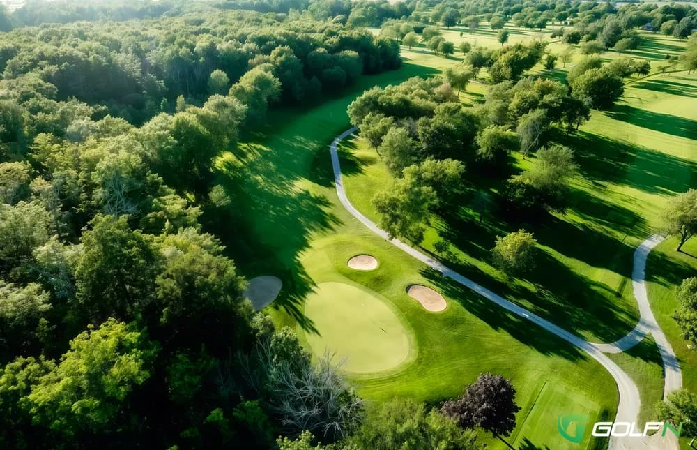 Port Colborne Country Club in Port Colborne, Ontario — semi-private, 18-hole golf course