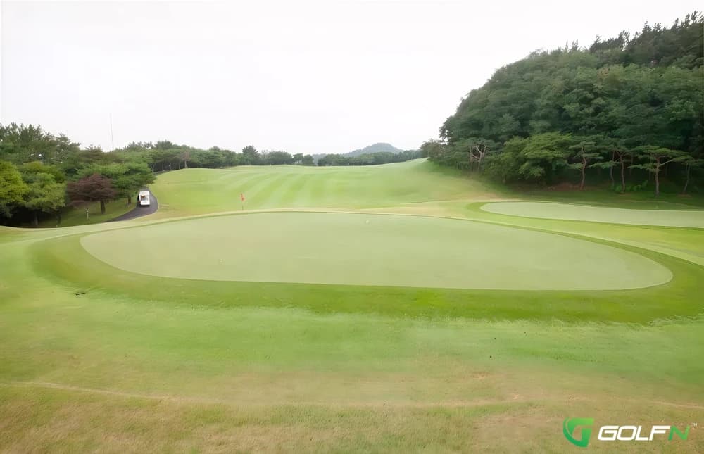 (Left) East - Palmyhills Country Club in Chilgok-gun, Gyeongsangbugdo — private, 36-hole golf course