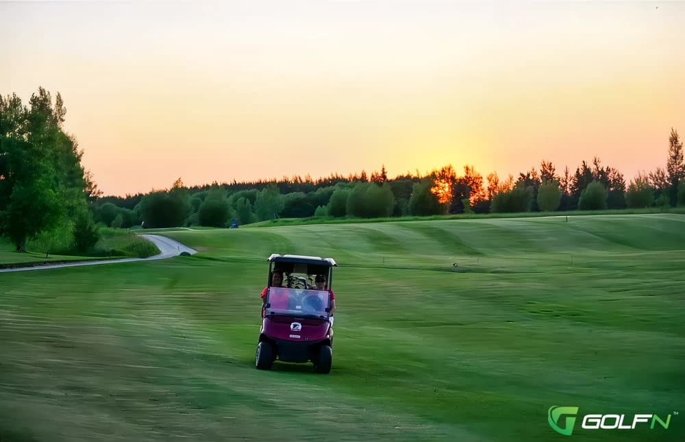 La Broquerie Golf Course in La Broquerie, Manitoba — semi-private, 18-hole golf course