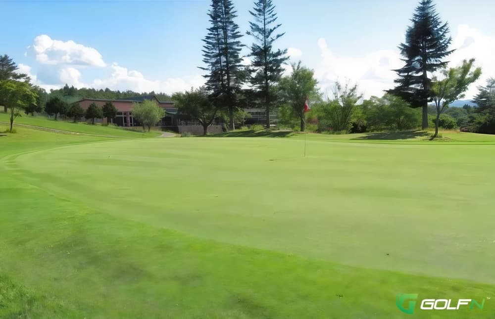 Talbingo Country Club in Talbingo, New South Wales β public, 9-hole golf course