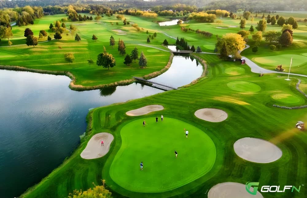 Rockway Vineyards in St. Catharines, Ontario — semi-private, 18-hole golf course, designed by Robert Moote