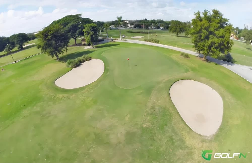 Hollywood Beach Golf & Country Club in Hollywood, Florida — public, 18-hole golf course, designed by H.C.C. Tippets