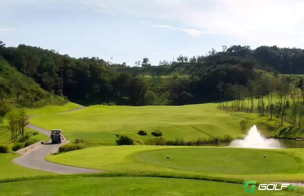 (Right)Moon - Gyeongju Country Club in Gyeongju-si, Gyeongsangbugdo β semi-private, 27-hole golf course