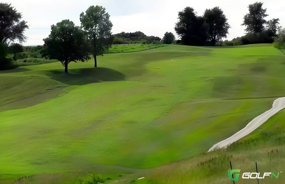Hail Ridge Golf Course in Boonville, Missouri — public, 18-hole golf course