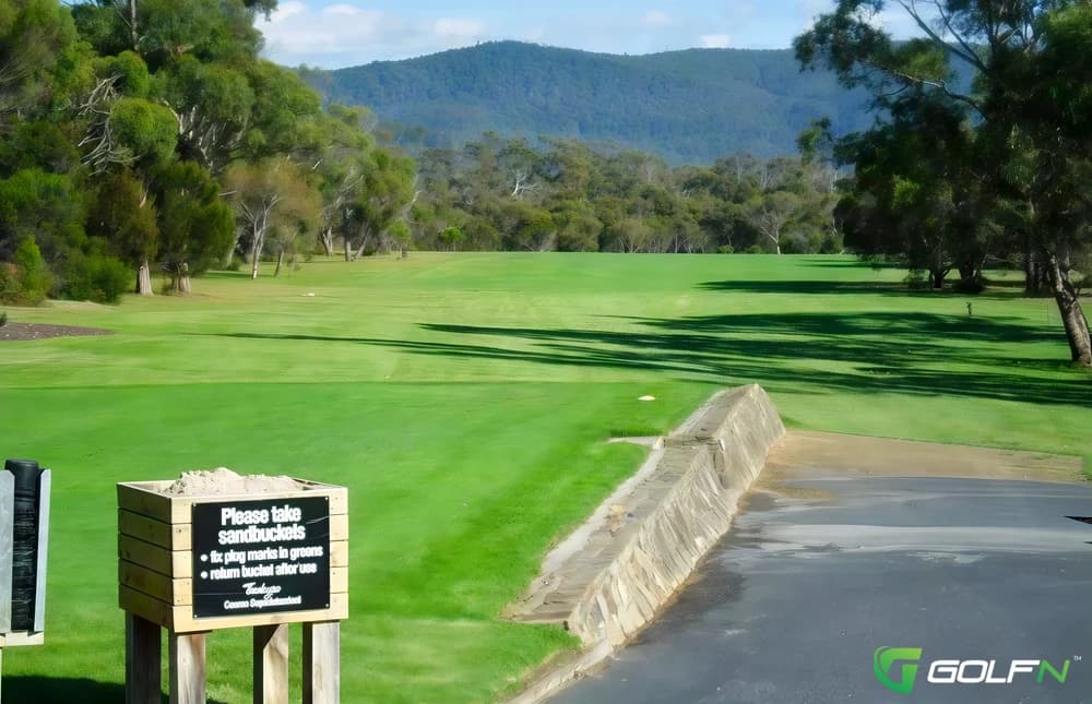 Bicheno Golf Club in Bicheno, Tasmania β semi-private, 18-hole golf course