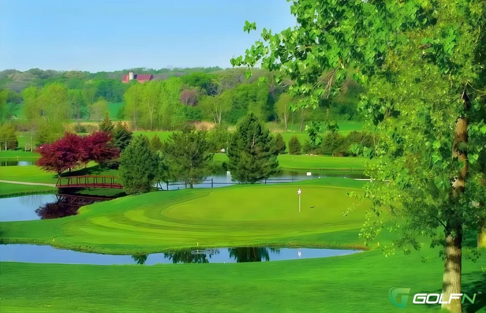 Prairie Isle Golf Club in Prairie Grove, Illinois — public, 18-hole golf course, designed by Gordon Cunningham