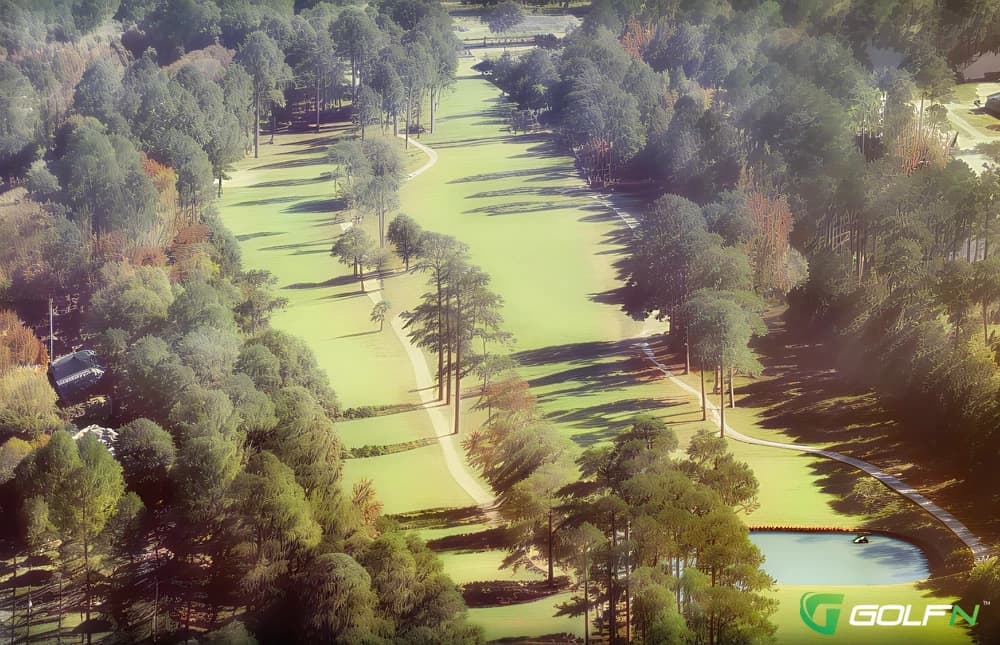 Pinewood Golf Club in Slidell, Louisiana — semi-private, 18-hole golf course