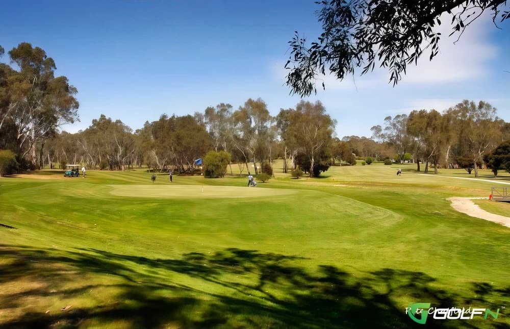 Mount Barker District Golf Club in Mount Barker, South Australia β public, 18-hole golf course